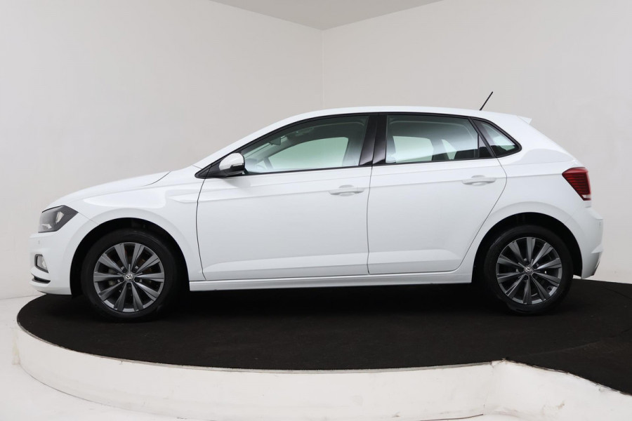 Volkswagen Polo 1.0 TSI Comfortline (DIGITALE DASHBOARD, PARKEERSENSOREN, CRUISE ADAPTIEF, NAVIGATIE, NL-AUTO, GOED ONDERHOUDEN)