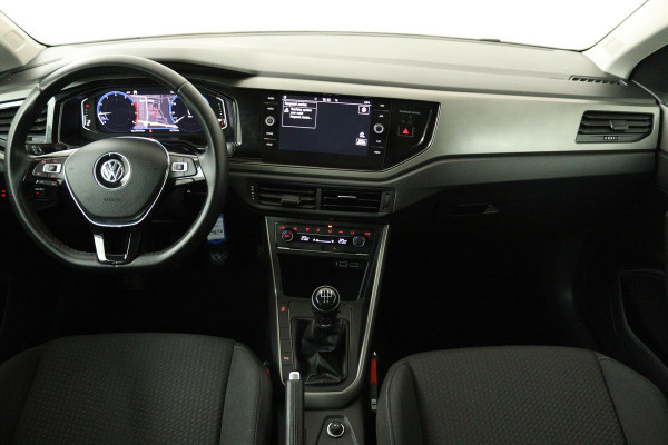 Volkswagen Polo 1.0 TSI Comfortline (DIGITALE DASHBOARD, PARKEERSENSOREN, CRUISE ADAPTIEF, NAVIGATIE, NL-AUTO, GOED ONDERHOUDEN)