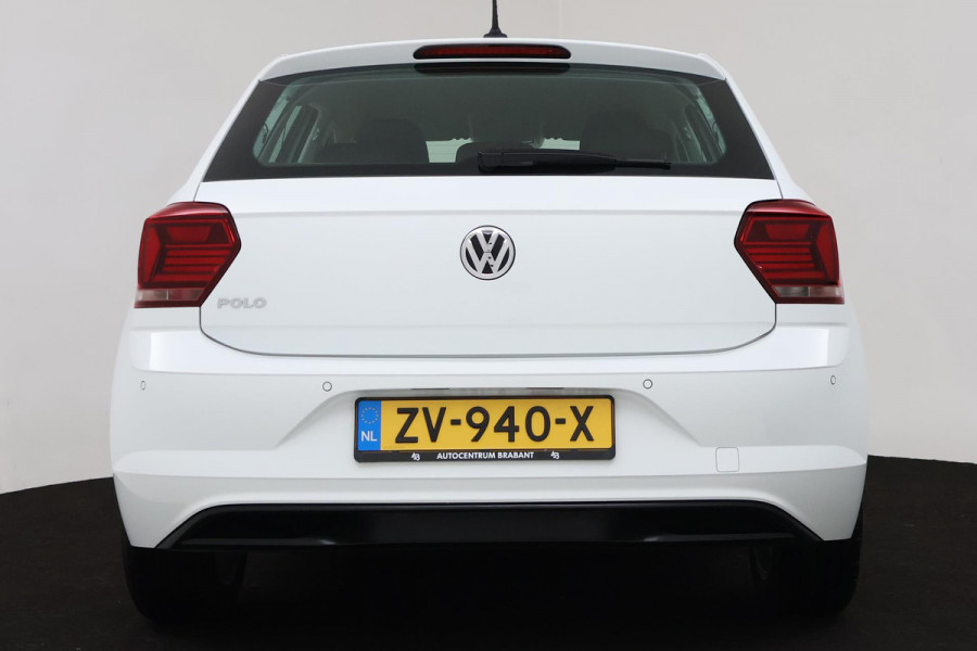 Volkswagen Polo 1.0 TSI Comfortline (DIGITALE DASHBOARD, PARKEERSENSOREN, CRUISE ADAPTIEF, NAVIGATIE, NL-AUTO, GOED ONDERHOUDEN)