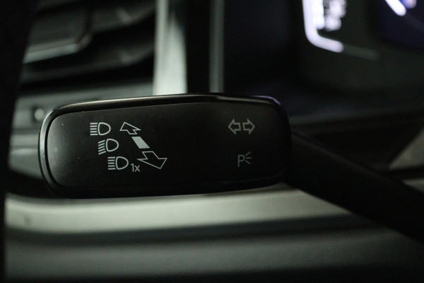Volkswagen Polo 1.0 TSI Comfortline (DIGITALE DASHBOARD, PARKEERSENSOREN, CRUISE ADAPTIEF, NAVIGATIE, NL-AUTO, GOED ONDERHOUDEN)