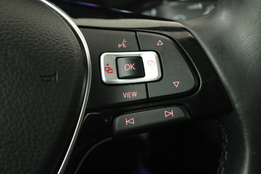 Volkswagen Polo 1.0 TSI Comfortline (DIGITALE DASHBOARD, PARKEERSENSOREN, CRUISE ADAPTIEF, NAVIGATIE, NL-AUTO, GOED ONDERHOUDEN)