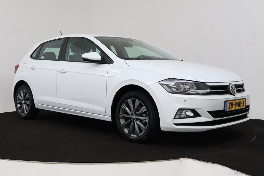 Volkswagen Polo 1.0 TSI Comfortline (DIGITALE DASHBOARD, PARKEERSENSOREN, CRUISE ADAPTIEF, NAVIGATIE, NL-AUTO, GOED ONDERHOUDEN)