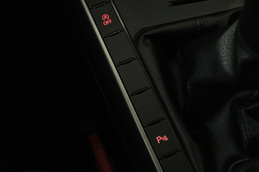 Volkswagen Polo 1.0 TSI Comfortline (DIGITALE DASHBOARD, PARKEERSENSOREN, CRUISE ADAPTIEF, NAVIGATIE, NL-AUTO, GOED ONDERHOUDEN)
