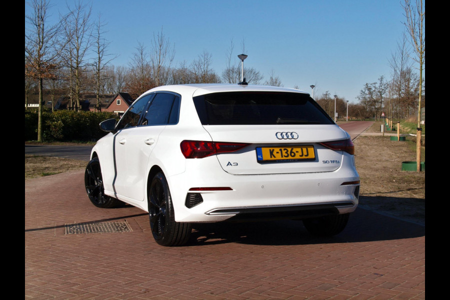 Audi A3 Sportback 30 TFSI Business edition | Apple Carplay | Cruise Control | Virtual Cockpit | Automaat | 19 inch |