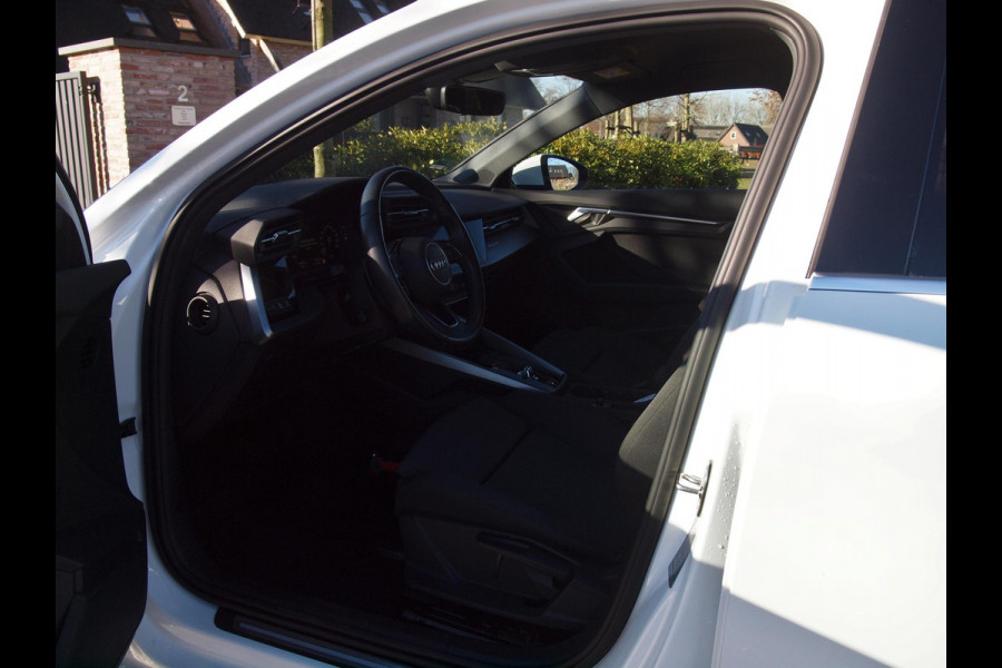 Audi A3 Sportback 30 TFSI Business edition | Apple Carplay | Cruise Control | Virtual Cockpit | Automaat | 19 inch |