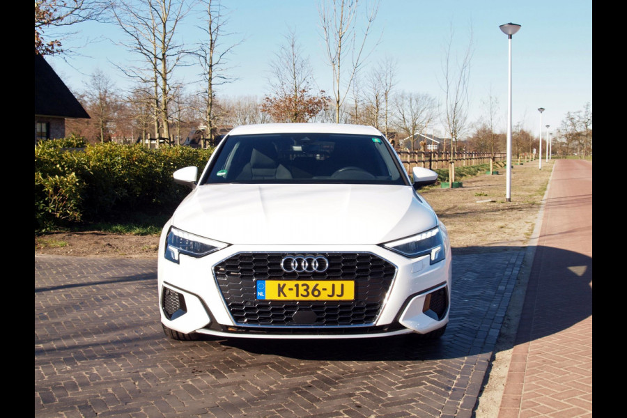 Audi A3 Sportback 30 TFSI Business edition | Apple Carplay | Cruise Control | Virtual Cockpit | Automaat | 19 inch |