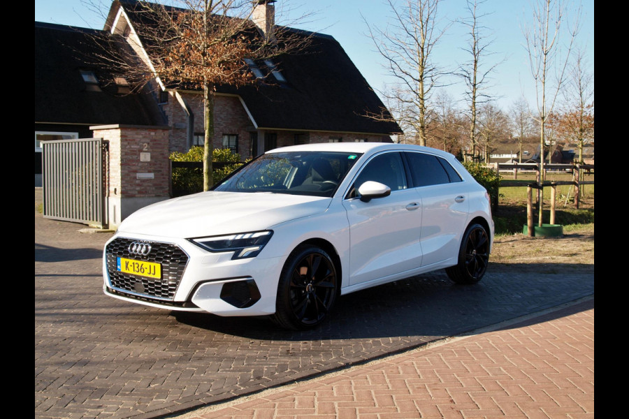 Audi A3 Sportback 30 TFSI Business edition | Apple Carplay | Cruise Control | Virtual Cockpit | Automaat | 19 inch |