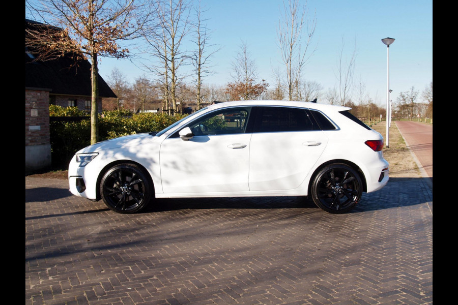Audi A3 Sportback 30 TFSI Business edition | Apple Carplay | Cruise Control | Virtual Cockpit | Automaat | 19 inch |