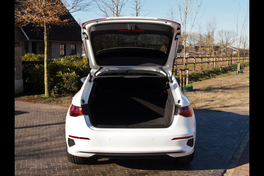 Audi A3 Sportback 30 TFSI Business edition | Apple Carplay | Cruise Control | Virtual Cockpit | Automaat | 19 inch |