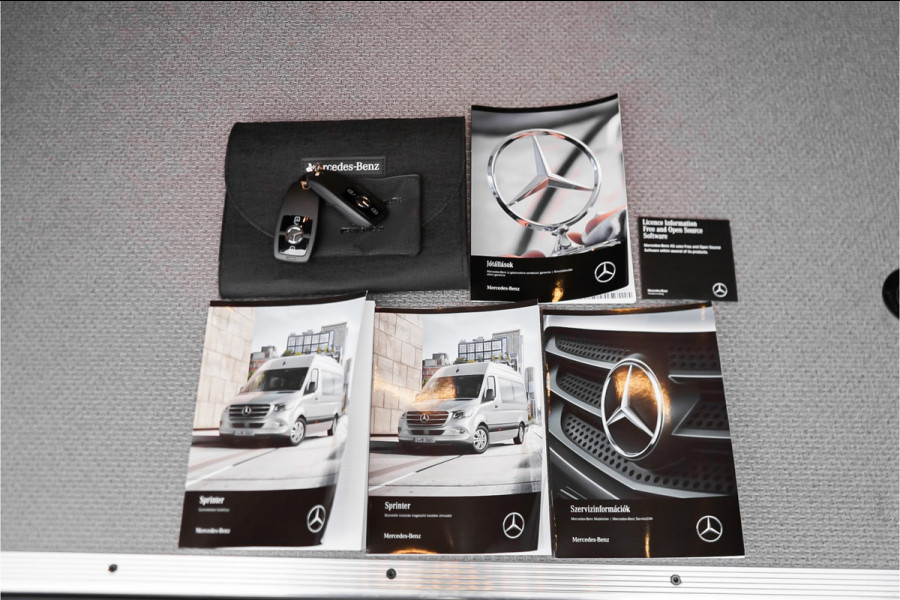 Mercedes-Benz Sprinter 319 1.9 CDI L2H2 RWD BPM Vrij Black Pack 2x Auto Schuifdeur Distronic Camera Navi Trekhaak 3.5T
