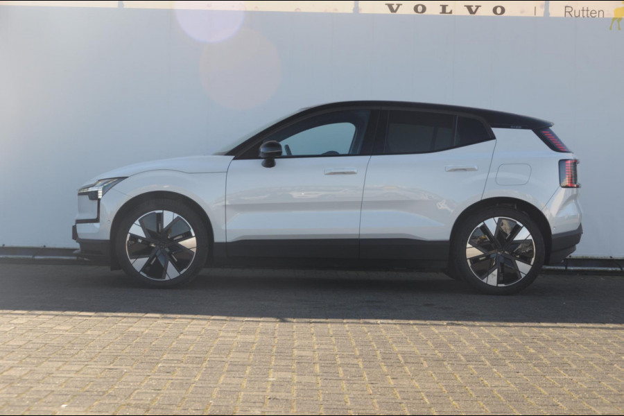 Volvo EX30 428PK Automaat Twin Motor Performance Ultra / 360 graden camera / Pilot assist / Park assist / Panoramadak / Voorstoelen en stuurwiel verwarmd / Elektrisch verstelbare stoelen /