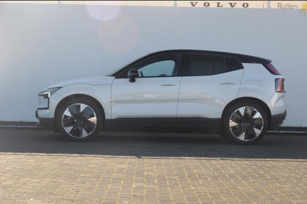 Volvo EX30 428PK Automaat Twin Motor Performance Ultra / 360 graden camera / Pilot assist / Park assist / Panoramadak / Voorstoelen en stuurwiel verwarmd / Elektrisch verstelbare stoelen /