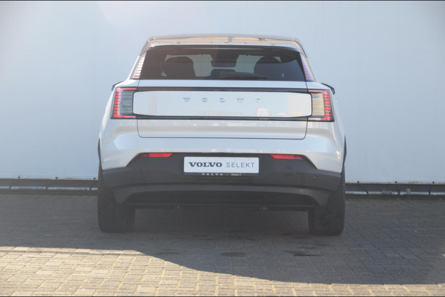 Volvo EX30 428PK Automaat Twin Motor Performance Ultra / 360 graden camera / Pilot assist / Park assist / Panoramadak / Voorstoelen en stuurwiel verwarmd / Elektrisch verstelbare stoelen /