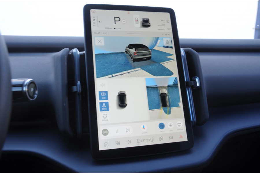 Volvo EX30 428PK Automaat Twin Motor Performance Ultra / 360 graden camera / Pilot assist / Park assist / Panoramadak / Voorstoelen en stuurwiel verwarmd / Elektrisch verstelbare stoelen /