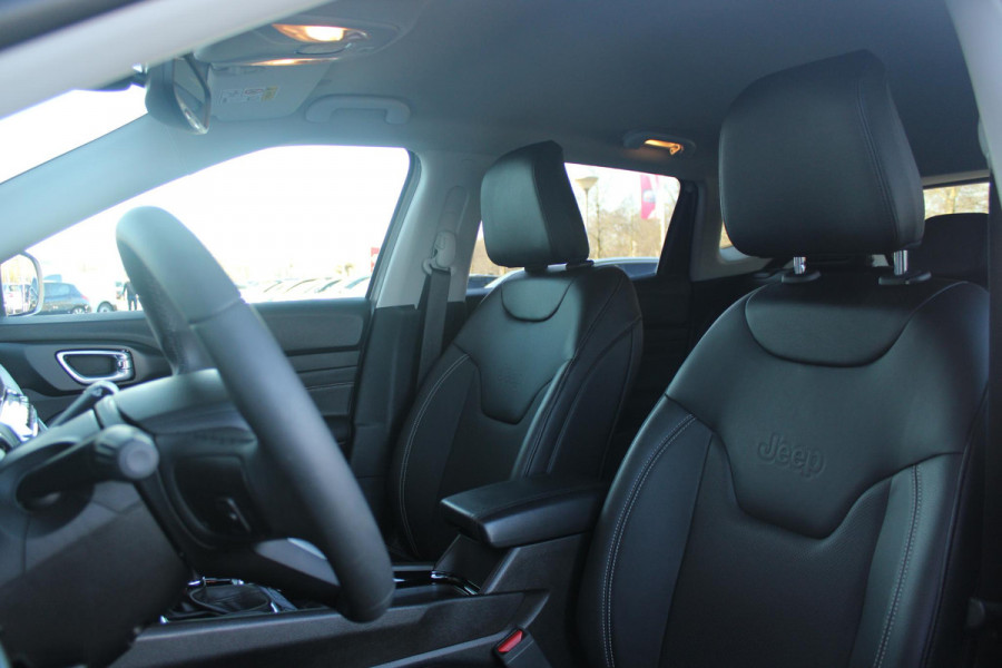 Jeep Compass 4xe 240PK Plug-in Hybrid S | NAVIGATIE 10,25 "TOUCHSCREEN | APPLE CARPLAY/ANDROID AUTO | ACHTERUITRIJ CAMERA | DAB+ RADIO | CLIMATE CONTROL | 19"GLOSS BLACK LICHTMETALEN VELGEN | ADAPTIVE / CRUISE CONTROL | DIGITAAL INSTRUMENTENPANEEL | LEDEREN BEKLEDING | ELEKTRISCH BEDIENBARE ACHTERKLEP | FULL LED KOPLAMPEN | LED MISTLAMPEN / BOCHTVERLICHTING | KEYLESS ENTRY & START | DRAADLOOS LADEN TELEFOON |  ELEKTRISCH BEDIENBARE BESTUURDERSSTOEL MET GEHEUGENFUNCTIE |