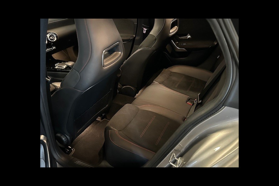 Mercedes-Benz CLA-Klasse Shooting Brake 180 AMG STYLING-PANORAMA-NIGHT-SFEER-WIDESCREEN-DODEHOEK-COMPL.