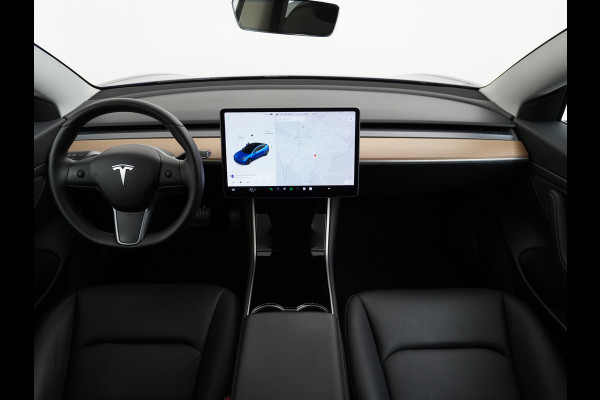 Tesla Model 3 SR+60kWh 325PK 18" AutoPilot Leer PanoDak Adaptive cruise Camera's Elektr.-Stuur+Stoelen+Spiegels+Geheugen+Easy-Entry+Verwarmde  Ecc Navigatiesysteem full map LED-a+v Comfortstoel(en) ACC Dual-ECC DAB Voorverwarmen interieur via App Keyless via Telefoonsleutel One-Pedal-Drive Orig. nlse auto tot 11kw laden thuis ! Garantie Accu tot  16-12-2027 max 160.000km 1584kg licht!