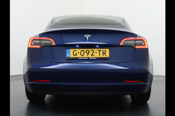 Tesla Model 3 SR+60kWh 325PK 18" AutoPilot Leer PanoDak Adaptive cruise Camera's Elektr.-Stuur+Stoelen+Spiegels+Geheugen+Easy-Entry+Verwarmde  Ecc Navigatiesysteem full map LED-a+v Comfortstoel(en) ACC Dual-ECC DAB Voorverwarmen interieur via App Keyless via Telefoonsleutel One-Pedal-Drive Orig. nlse auto tot 11kw laden thuis ! Garantie Accu tot  16-12-2027 max 160.000km 1584kg licht!