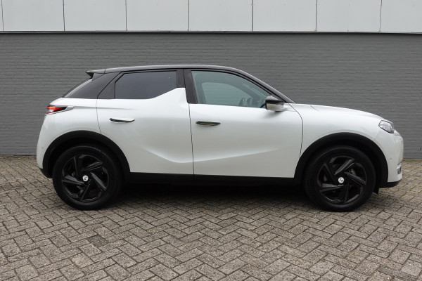 DS DS 3 Crossback E-Tense So Chic | Navi | Lederen bekleding | Achteruitrijcamera | 18 Lmv | All season banden