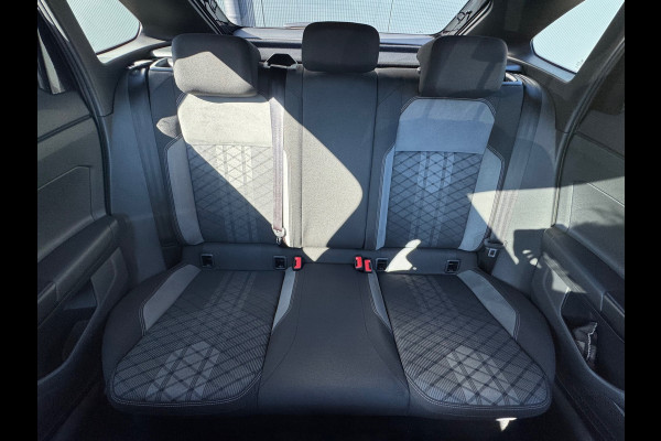 Volkswagen Taigo 1.0 TSI * R-Line * Apple car play * Panodak * Camera *