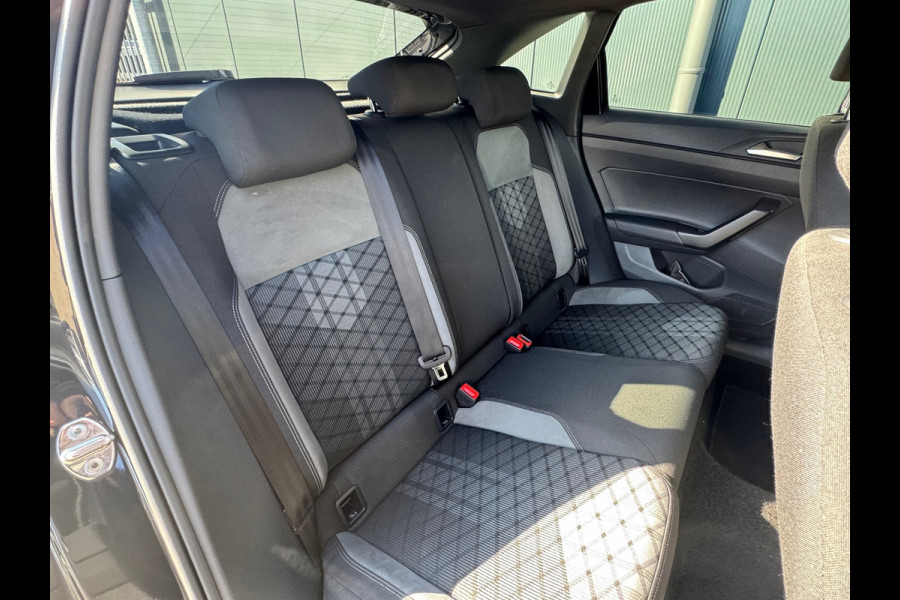Volkswagen Taigo 1.0 TSI * R-Line * Apple car play * Panodak * Camera *