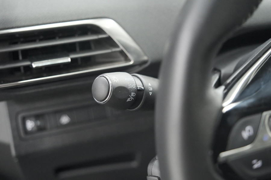 Peugeot 5008 Hybrid 136 e-DSC6 Allure | Camera | Apple Carplay | Navigatie | Parkeersensoren