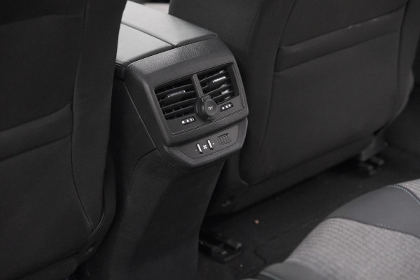 Peugeot 5008 Hybrid 136 e-DSC6 Allure | Camera | Apple Carplay | Navigatie | Parkeersensoren