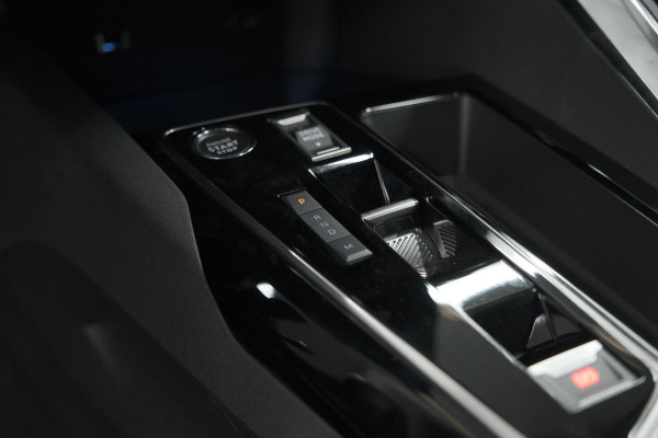 Peugeot 5008 Hybrid 136 e-DSC6 Allure | Camera | Apple Carplay | Navigatie | Parkeersensoren