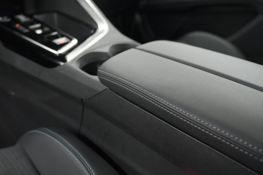 Peugeot 5008 Hybrid 136 e-DSC6 Allure | Camera | Apple Carplay | Navigatie | Parkeersensoren