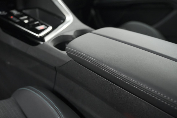 Peugeot 5008 Hybrid 136 e-DSC6 Allure | Camera | Apple Carplay | Navigatie | Parkeersensoren