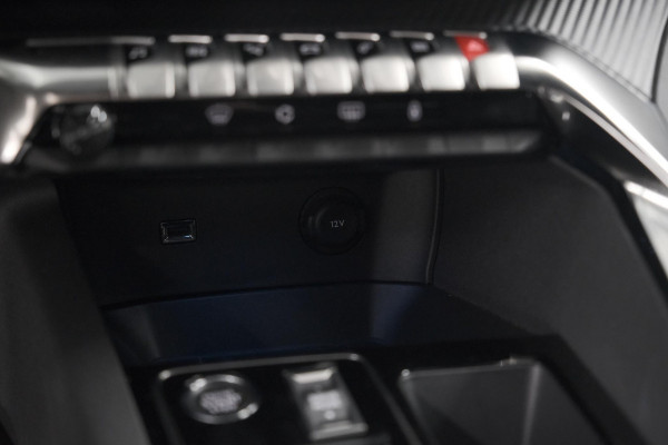 Peugeot 5008 Hybrid 136 e-DSC6 Allure | Camera | Apple Carplay | Navigatie | Parkeersensoren
