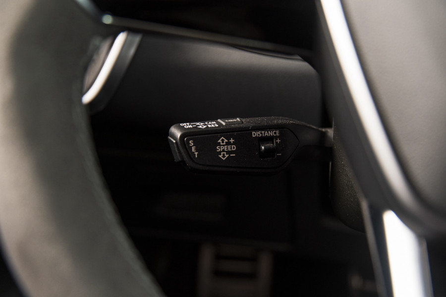 Audi RS6 TFSI quattro CERAMIC-22″-PANO-B&O