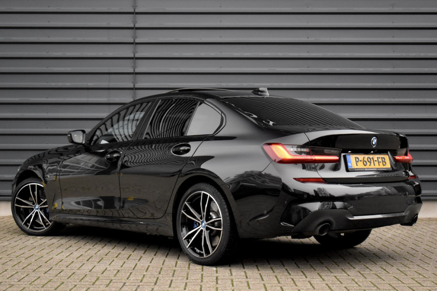 BMW 3 Serie High Executive M Sport Shadow | Schuif/Kanteldak | Laser Light | Head-Up | CarPlay | 19'' Velgen | Donker Getint Glas |