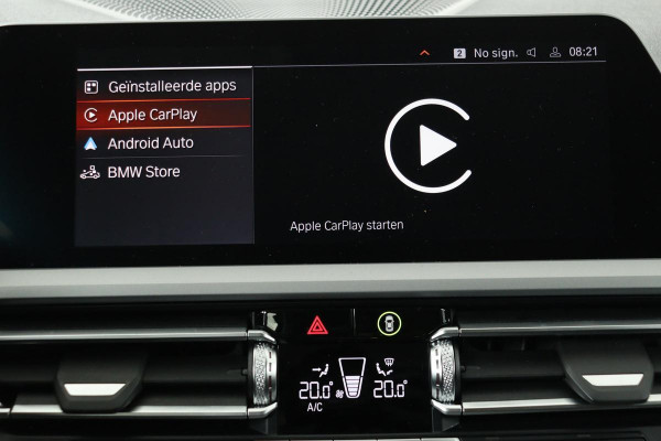 BMW 3 Serie 318i Business Edition | Carplay | Full LED | Live Cockpit | PDC | Climate control | DAB | Cruise control | Getint glas