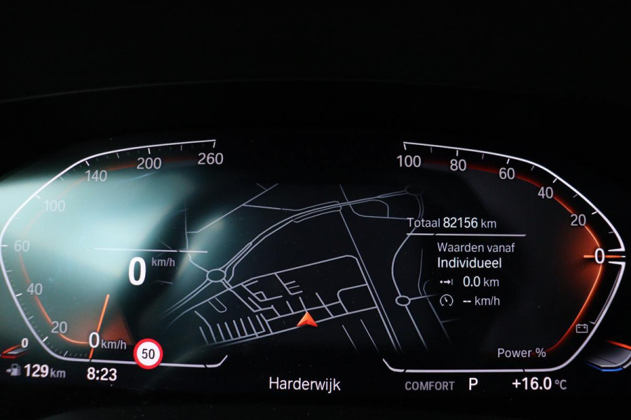 BMW 3 Serie 318i Business Edition | Carplay | Full LED | Live Cockpit | PDC | Climate control | DAB | Cruise control | Getint glas