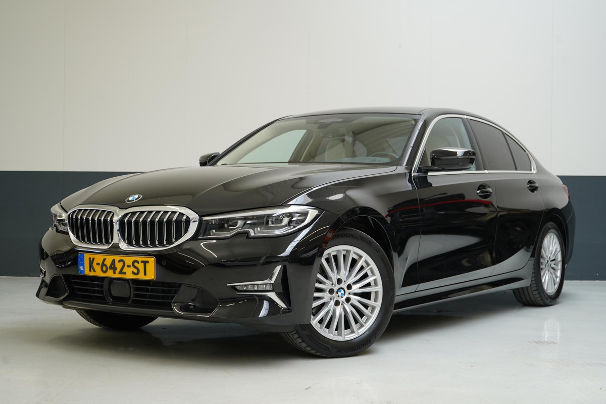 BMW 3 Serie 318i High Executive Automaat | Navigatie | Achteruitrijcamera | Apple CarPlay | Sportstoelen