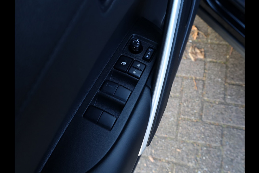 Toyota Corolla Cross Hybrid 140 Style | El. Achterklep | Stoel/Stuurwielverwarming