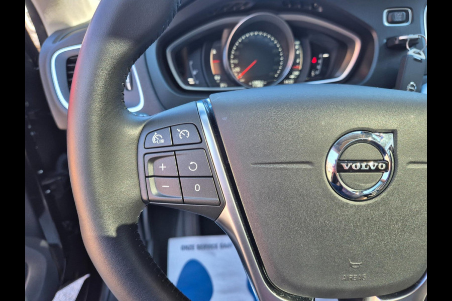 Volvo V40 Cross Country 1.5 T3 Nordic+ Pano, Carplay, NAP