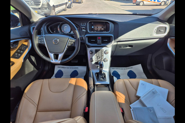 Volvo V40 Cross Country 1.5 T3 Nordic+ Pano, Carplay, NAP