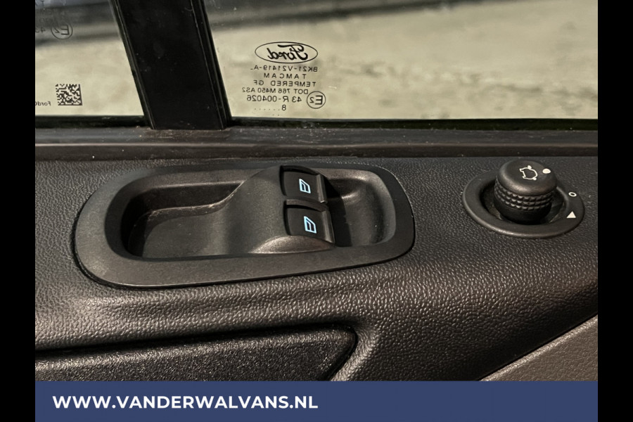 Ford Transit Custom 2.0 TDCI 131pk L2H1 Euro6 Airco | LED | Cruisecontrol | Verwarmde voorruit Bijrijdersbank, 2800kg trekvermogen, parkeersensoren