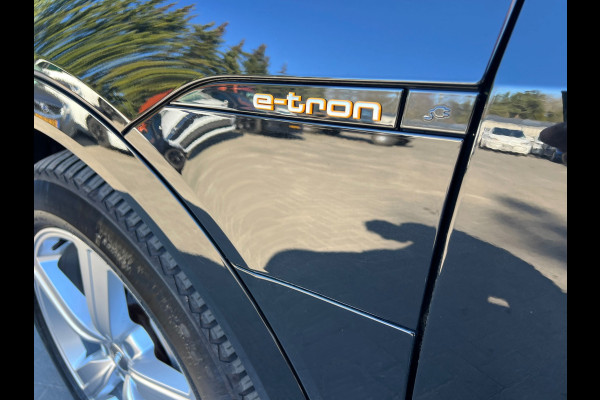 Audi e-tron E-tron 50 quattro Launch edition plus 71 kWh Pano | Luchtvering | Leder | Elektr stoel + geheugen | Adapt. Cruise