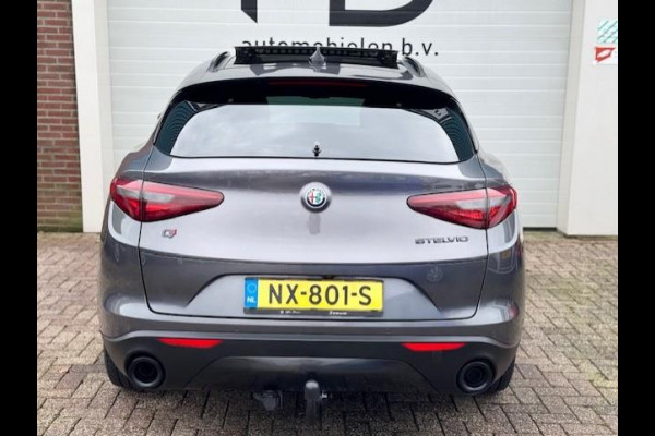 Alfa Romeo Stelvio 2.0 T AWD First Edition Q4 - Panorama dak