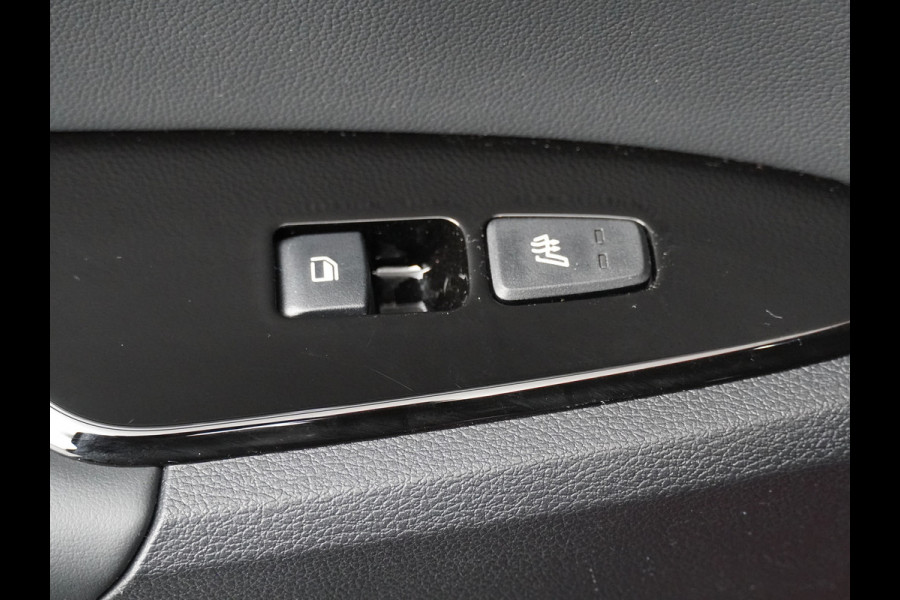 Kia Sportage 1.6 T-GDi Hybrid DynamicPlusLine Apple Carplay/Android Auto - Cruise Control - Dodehoek Detector - Schuif/Kantel Dak  - Voorstoelen Verwarmd Fabrieksgarantie tot 02-2031