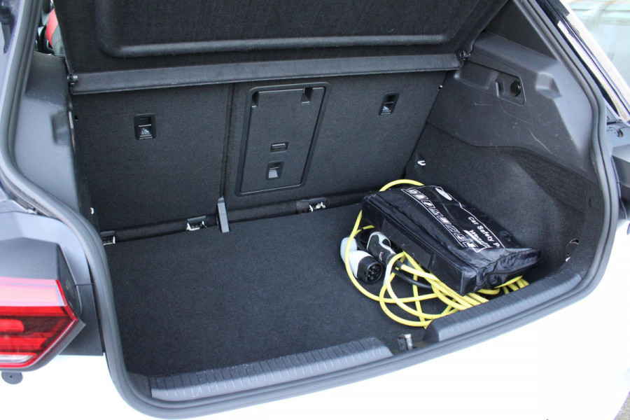 Volkswagen ID.3 PRO 58 kWh | grote accu + snelladen! | Lichtmetaal 20'' | Parkeersensoren | Stoelverwarming |
