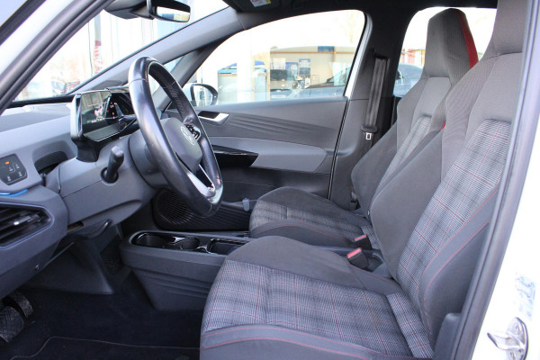 Volkswagen ID.3 PRO 58 kWh | grote accu + snelladen! | Lichtmetaal 20'' | Parkeersensoren | Stoelverwarming |