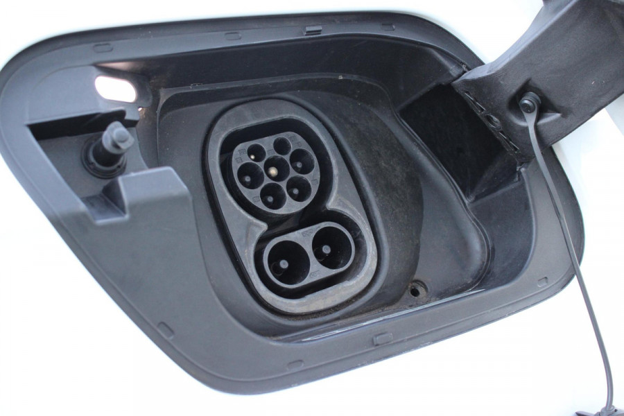 Volkswagen ID.3 PRO 58 kWh | grote accu + snelladen! | Lichtmetaal 20'' | Parkeersensoren | Stoelverwarming |