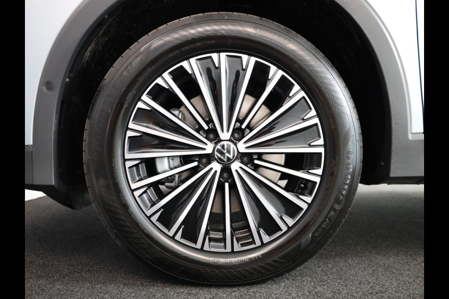 Volkswagen Tiguan 1.5 eHybrid Life PHEV 204PK | Assistentie pakket | Stoelverwarming voor+achter | 18"Lm velgen |