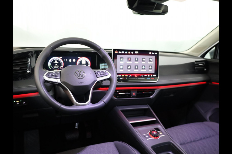 Volkswagen Tiguan 1.5 eHybrid Life PHEV 204PK | Assistentie pakket | Stoelverwarming voor+achter | 18"Lm velgen |