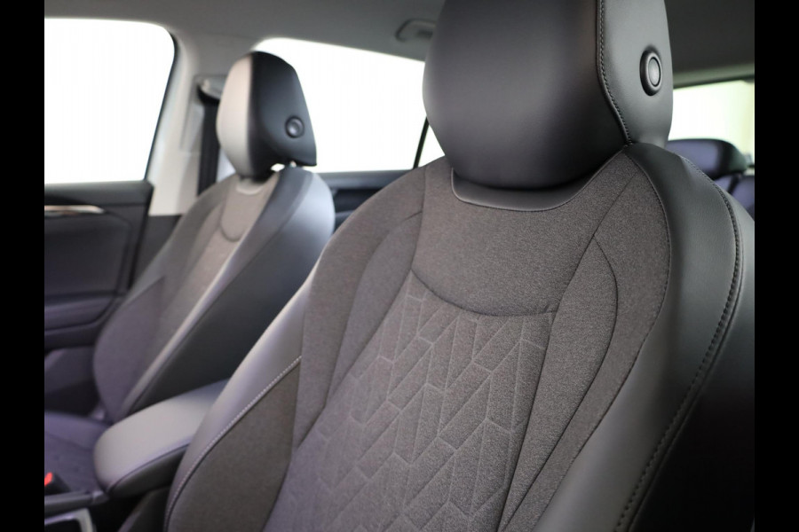 Volkswagen Tiguan 1.5 eHybrid Life PHEV 204PK | Assistentie pakket | Stoelverwarming voor+achter | 18"Lm velgen |
