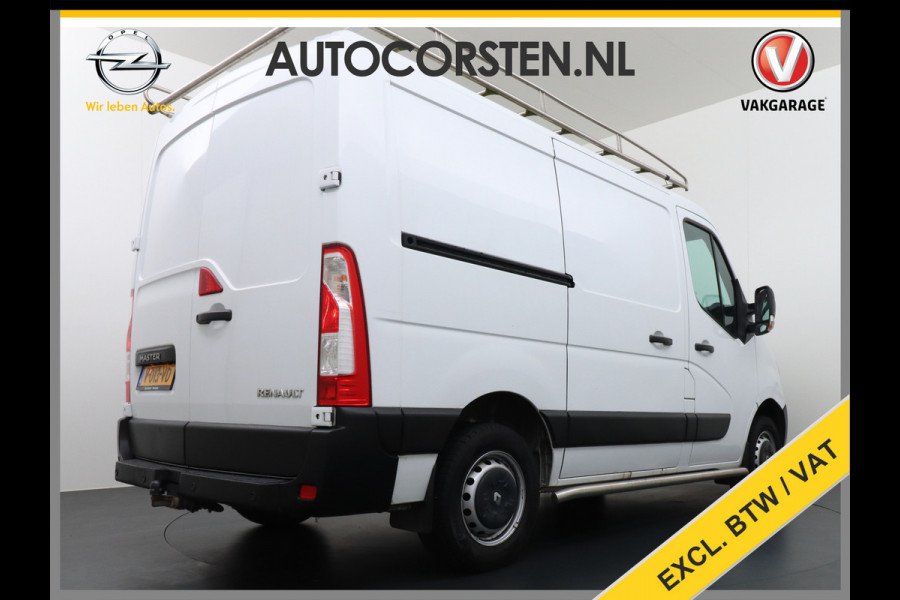 Renault Master T33 2.3 dCi 3P. Camera Airco EURO6 Y Imperiaal Trekhaak 3-Persoons Cruise Control Lat om lat betimmering Betonplex Vloer Bluetooth Sidebars 1e Eigenaar EURO 6 Y 2.500kg trekvermogen!
